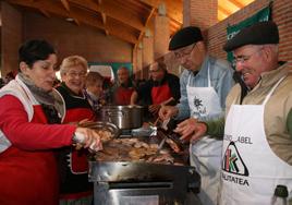 La carne de 'secreto' de cerdo será uno de los manjares de la fiesta.