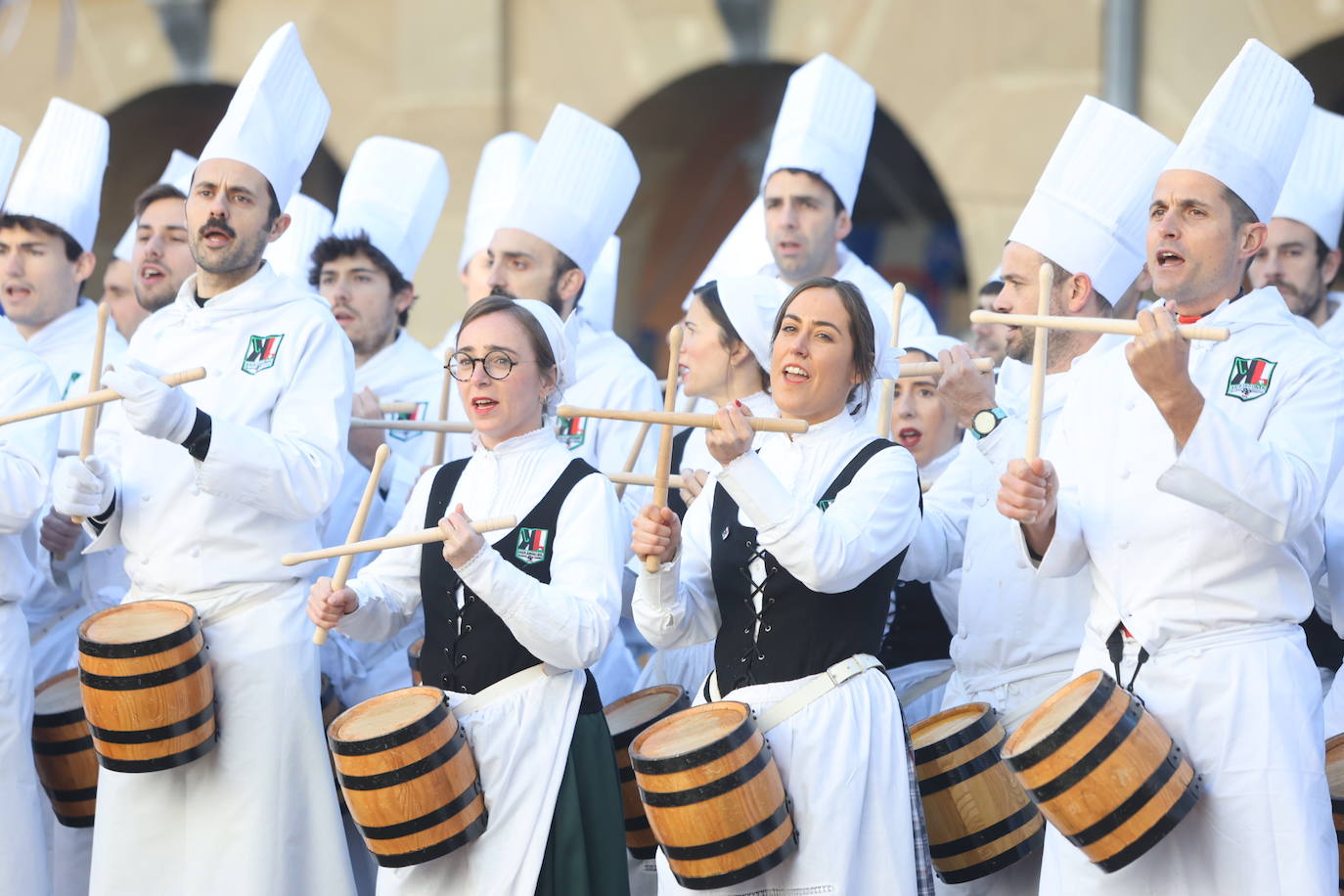 Kale Lagunak recorre las calles de la Parte Vieja