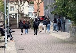 Alumnos de un colegio de San Sebastián durante el recreo.