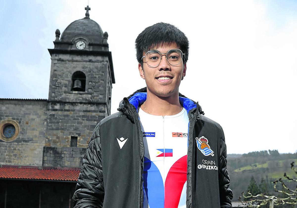 John Cabang, en Irura, donde vive desde los nueve años. Ahora viaja regularmente a Asia para competir allí con la selección de Filipinas.