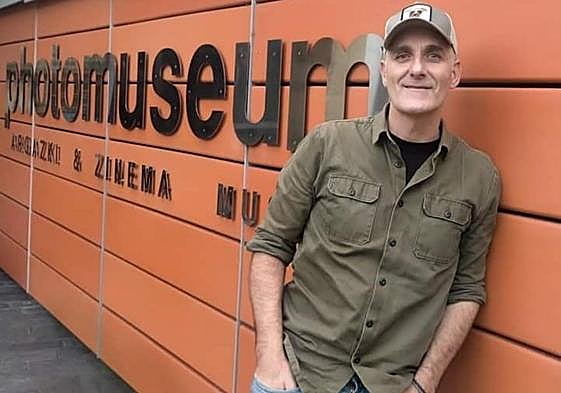 Iban -él firma Ibn- presenta en el Photomuseum una exposición retrospectiva, con fotos de gran formato.