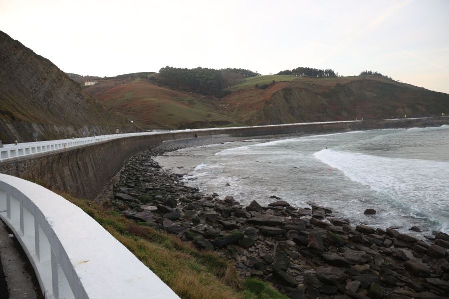 Así fue el rescate del naufragio cerca de Zumaia