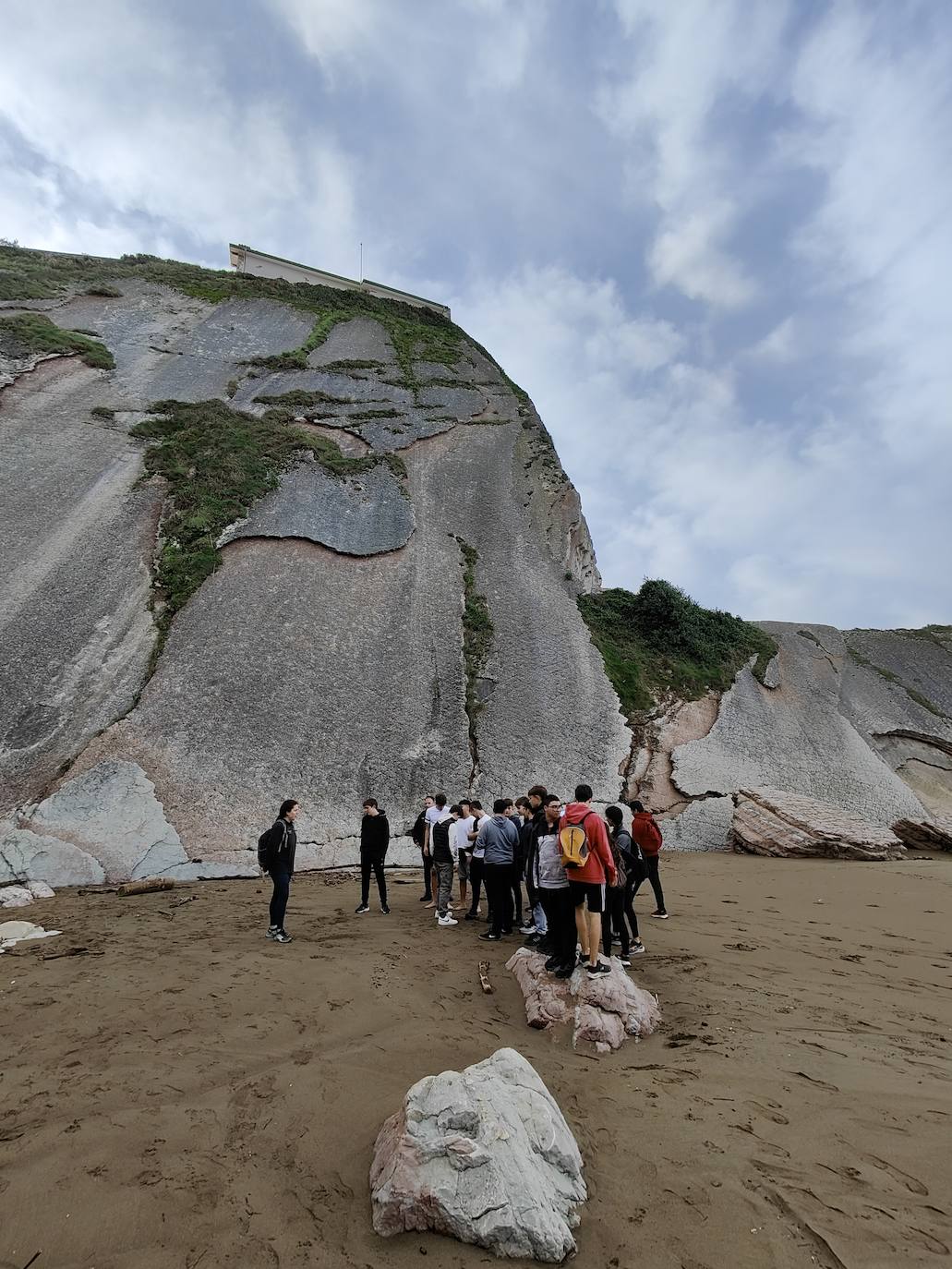 Oianguren institutuko DBH4ko ikasleak ezagutu