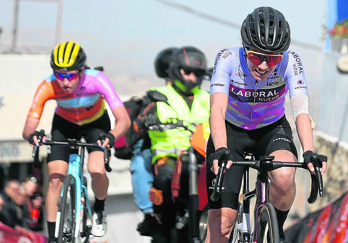 Ane Santesteban llega a meta, ayer en Almería.