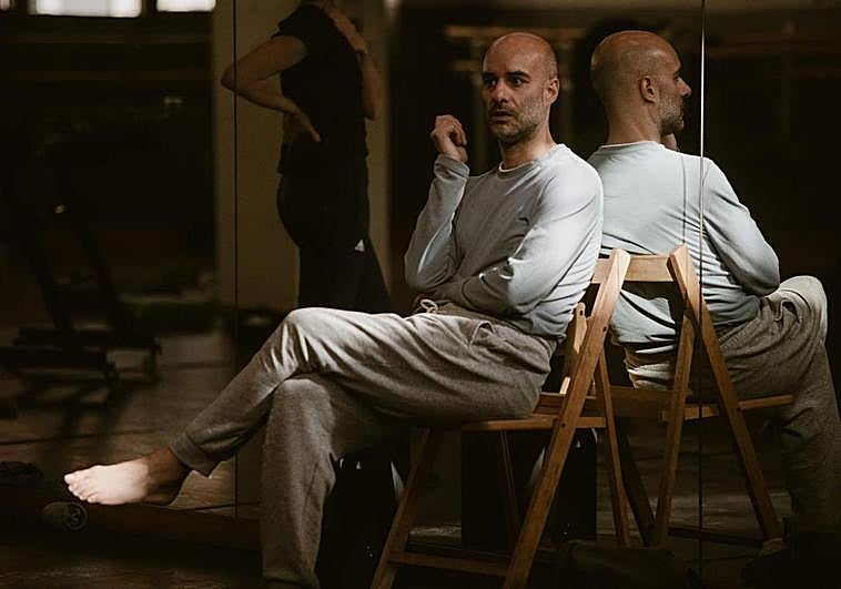 Jesús Rubio Gamo,durante uno de los ensayos de la obra'Txalaparta'.