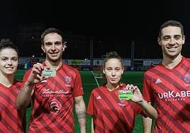 Jugadores y jugadoras de los dos primeros equipos del Touring.