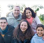 Imagen - «Erik juega a todo: a fútbol y a muñecas con su carrito»