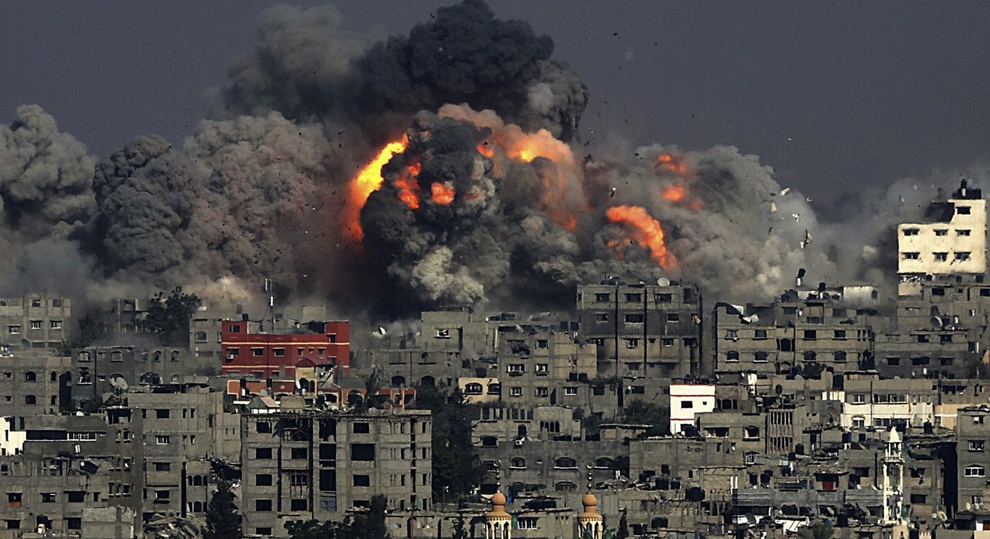 Ataque aéreo israelí en Gaza.