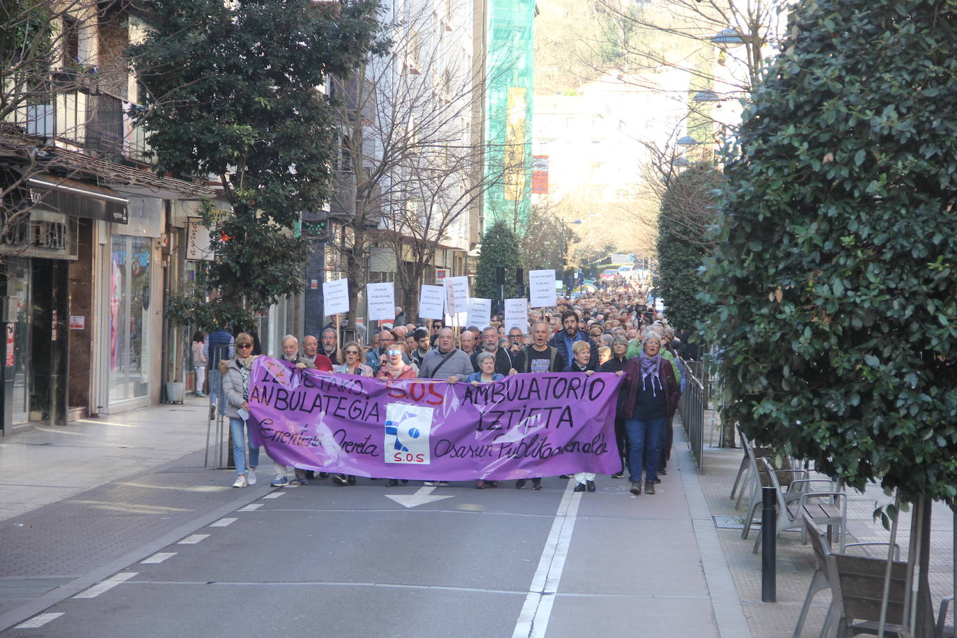 La protesta en Errenteria por Iztieta, en imágenes