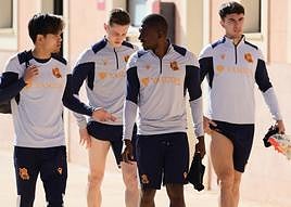 Kubo y Traoré se dirigen a entrenar en Mallorca junto a Turrientes y Zubimendi.