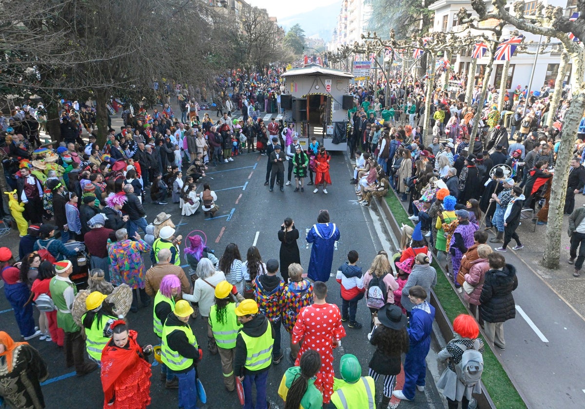 Carrozas en el carnaval tolosarra del año pasado