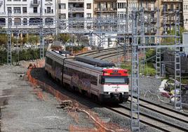 Llegada de un tren a la estación donostiarra de Atotxa.