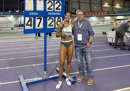 María Vicente y Ramón Cid, en Aubière, donde ella batió el récord de España de pentatlón (4.728 puntos).