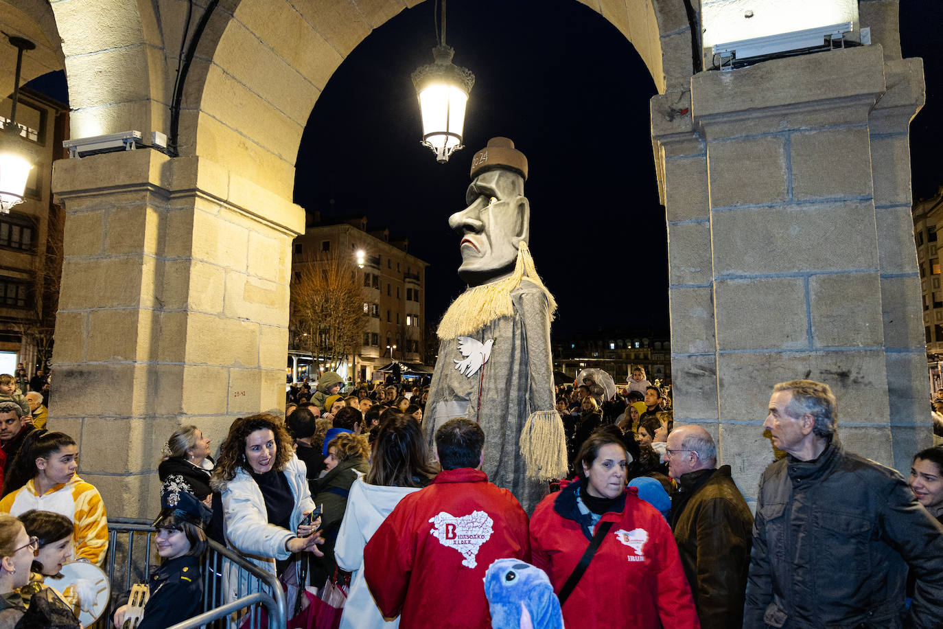 Zanpantzar ya se deja ver por las calles de Irun