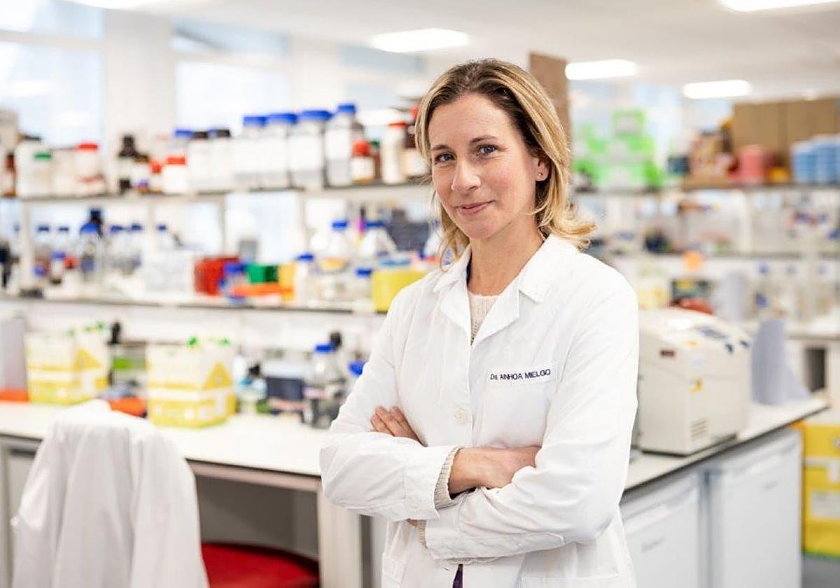 Ainhoa Mielgo, en el Mielgo Lab de la Universidad de Liverpool, donde lidera un equipo de investigación.