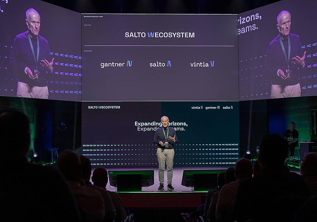 Javier Roquero en la presentación a la empresa de la nueva estrategia.