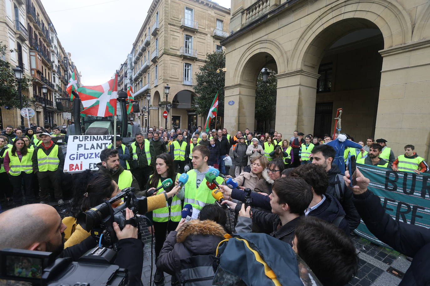 Las &#039;tractoradas&#039; llegan a Gipuzkoa
