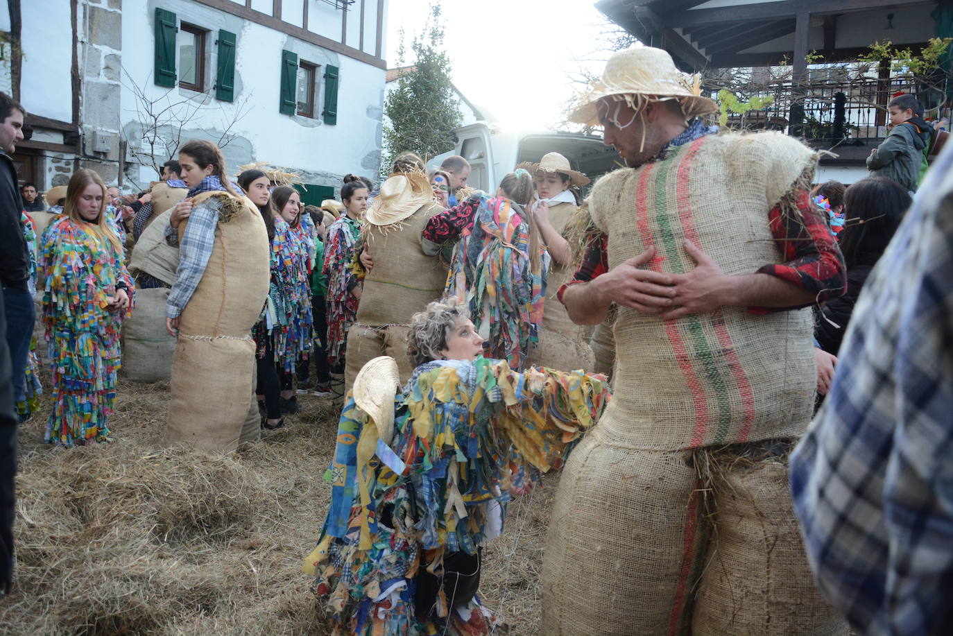 Bera y Lesaka celebran sus carnavales