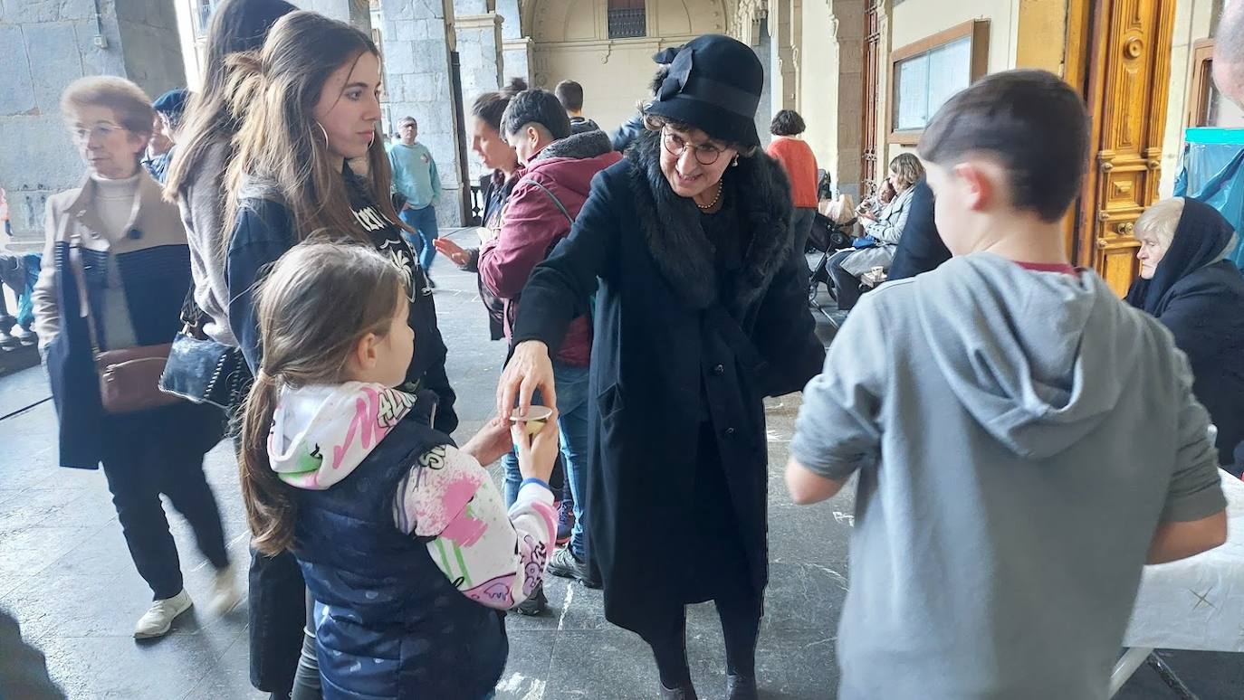 Y la sardina ardió en la Plaza