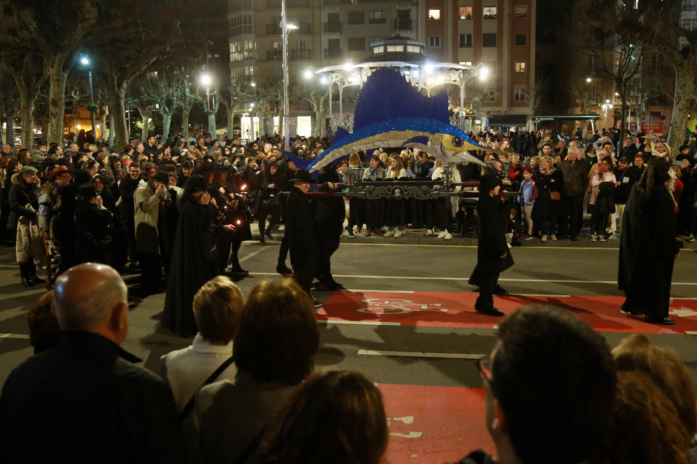 El entierro de la sardina de Irun, en imágenes