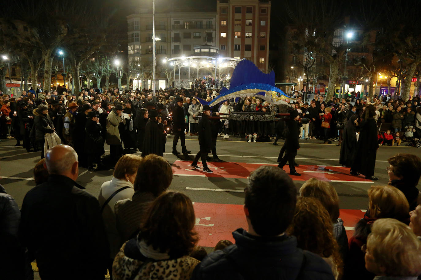 El entierro de la sardina de Irun, en imágenes