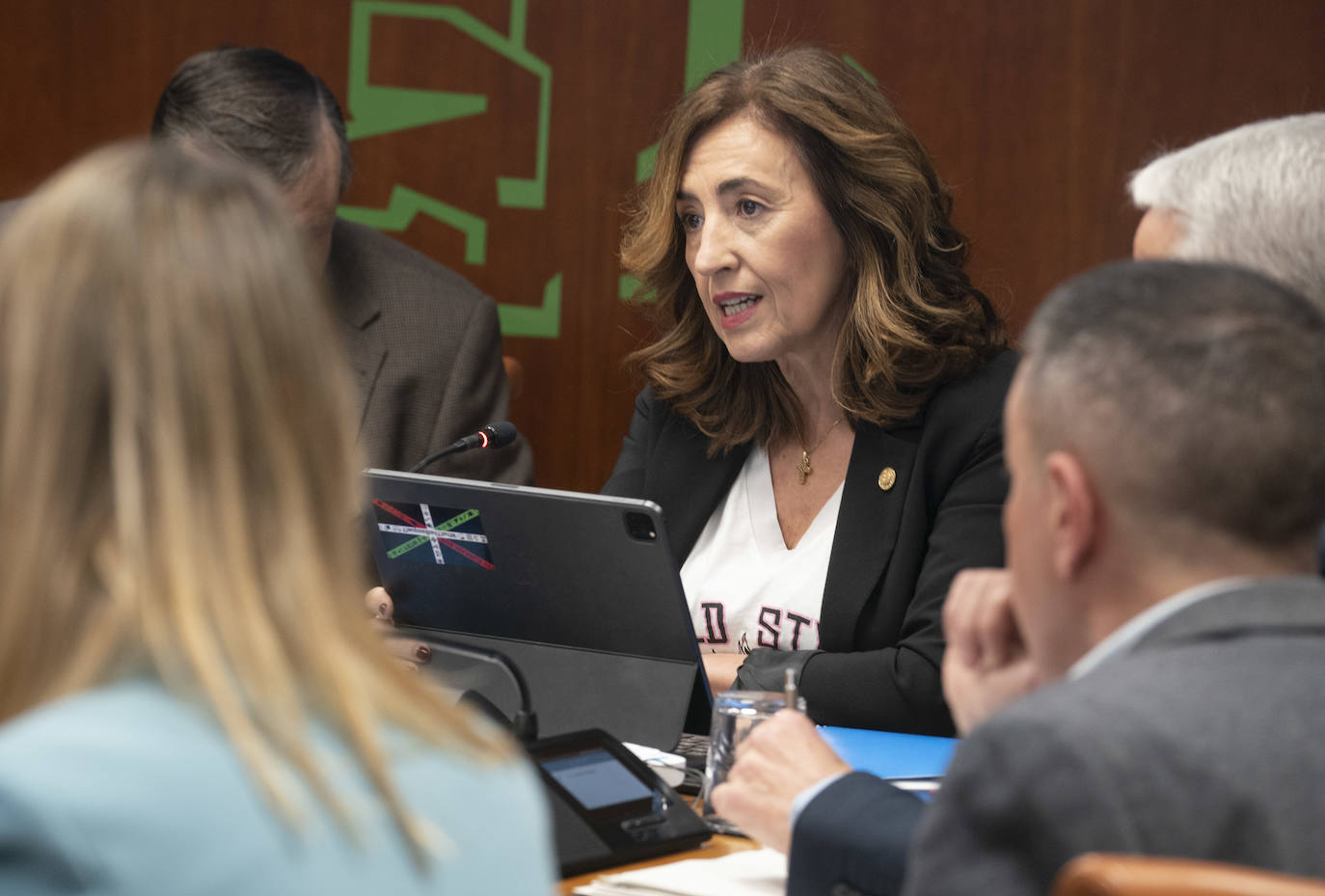 Garamendi admite que Cercanías y la homologación de títulos universitarios son las transferencias más avanzadas