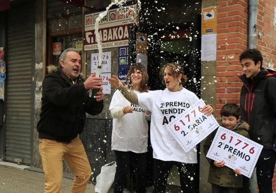 olo unos pocos internautas consideran la Lotería Nacional tan perjudicial como el resto de juegos de azar.