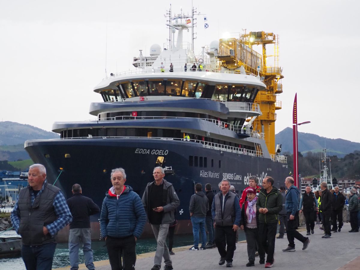 El &#039;Edda Goelo&#039; se despide de Zumaia