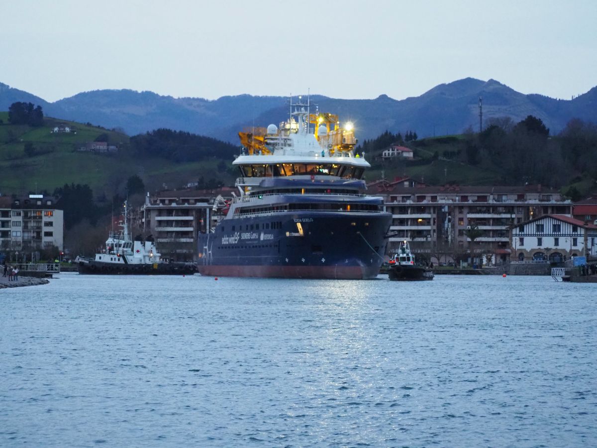 El &#039;Edda Goelo&#039; se despide de Zumaia