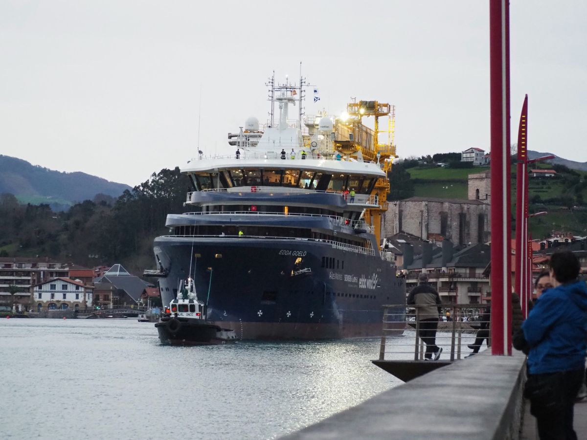El &#039;Edda Goelo&#039; se despide de Zumaia