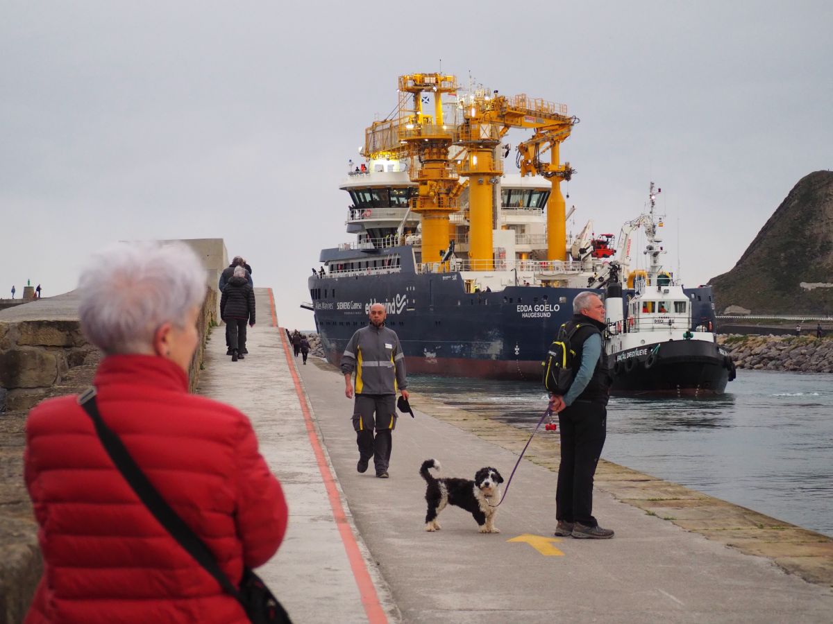 El &#039;Edda Goelo&#039; se despide de Zumaia