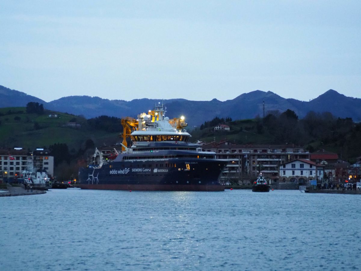 El &#039;Edda Goelo&#039; se despide de Zumaia