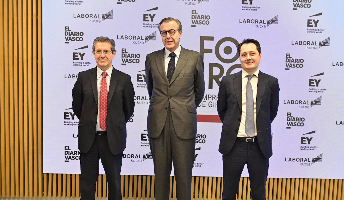 Alberto Peña, socio Auditoría EY; Pablo Sanz,socio EY, Diego Basterra, Signer Management EY.