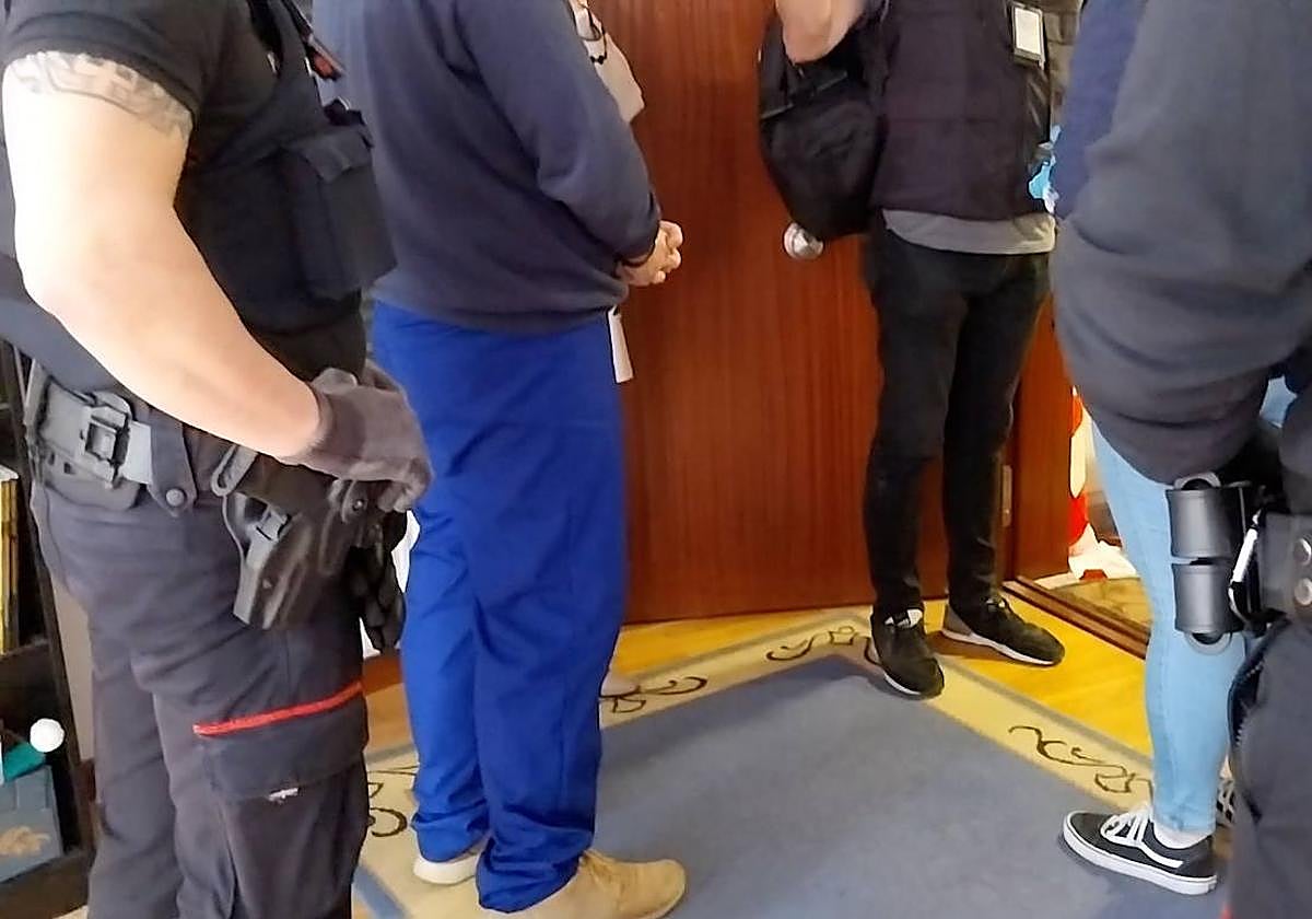 Agrede sexualmente a un menor al que conoció en una web de citas en San Sebastián