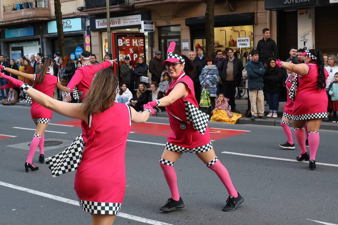 El Carnaval vuelve a brillar en Irun