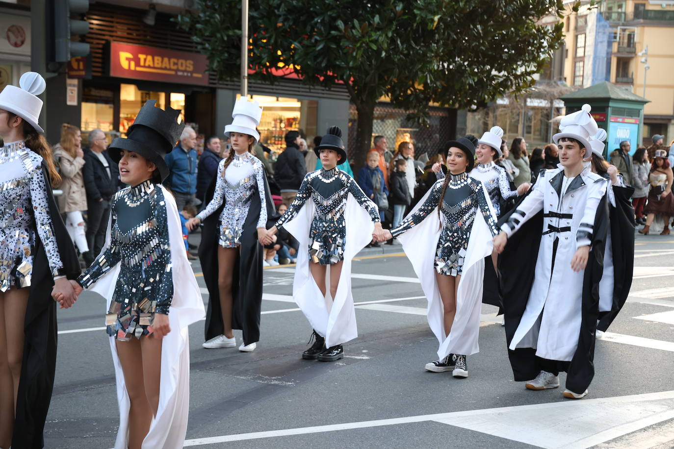 El Carnaval vuelve a brillar en Irun