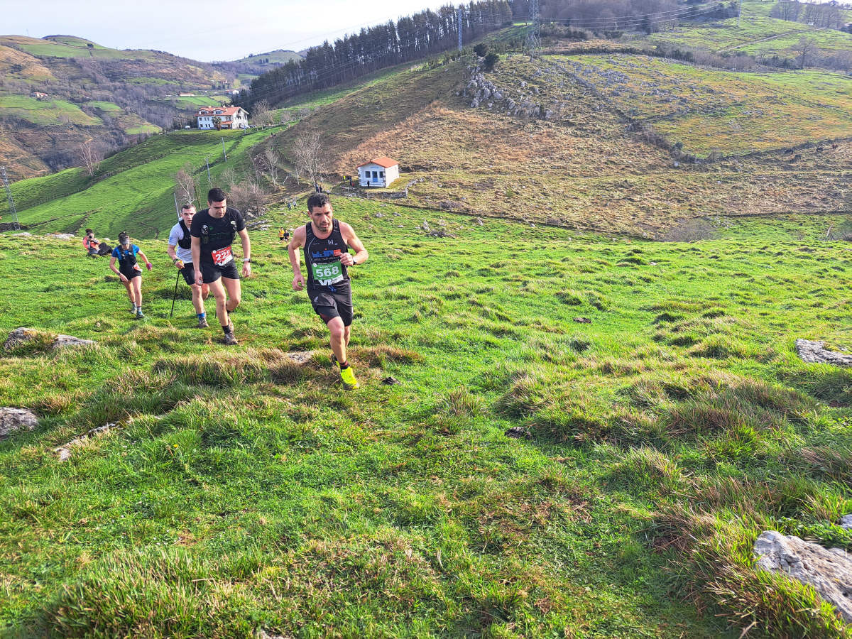 Ibai Angulo eta Ainara Urrutia izan dira azkarrenak Artzei bidea proban