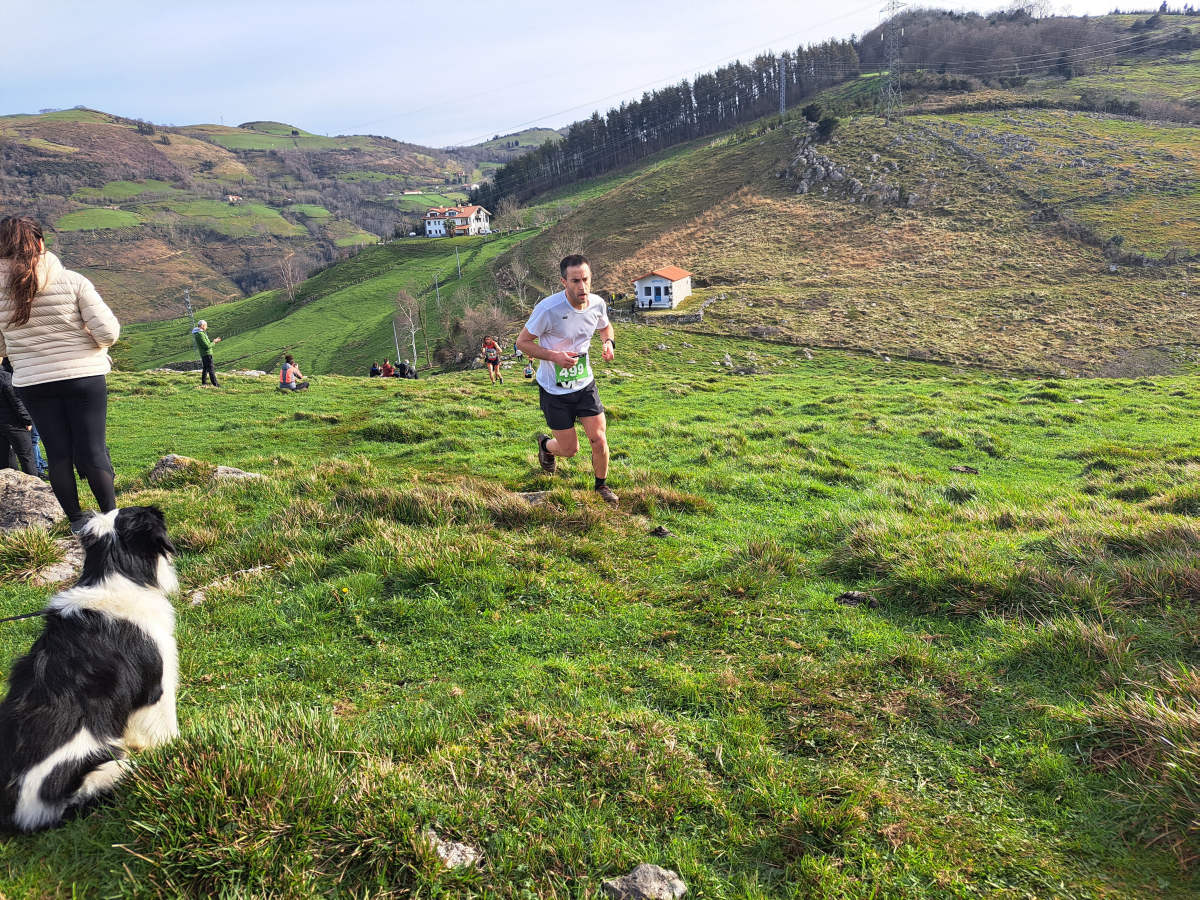 Ibai Angulo eta Ainara Urrutia izan dira azkarrenak Artzei bidea proban