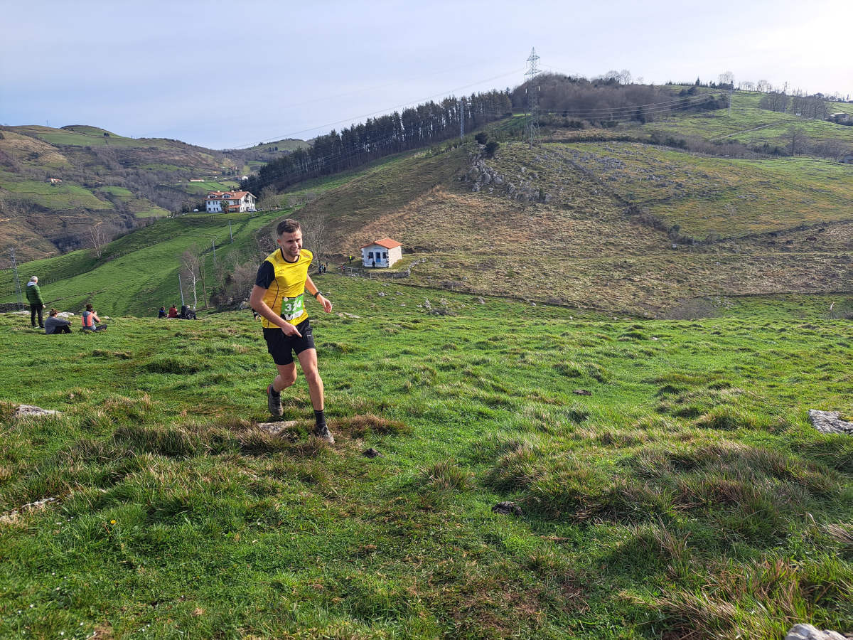 Ibai Angulo eta Ainara Urrutia izan dira azkarrenak Artzei bidea proban