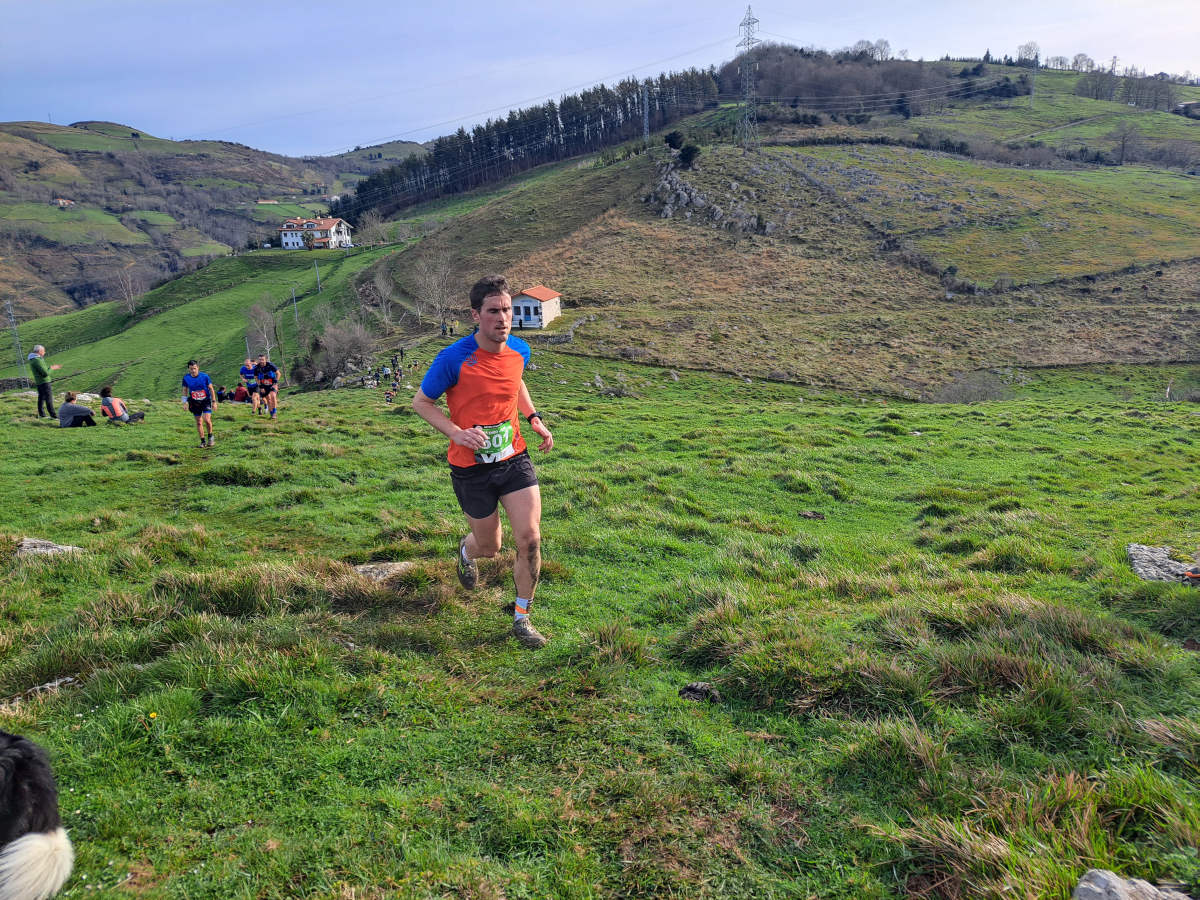 Ibai Angulo eta Ainara Urrutia izan dira azkarrenak Artzei bidea proban