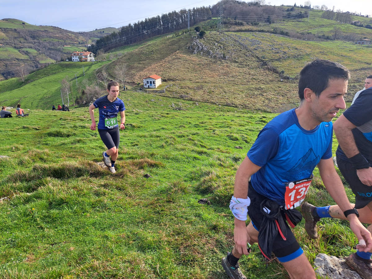 Ibai Angulo eta Ainara Urrutia izan dira azkarrenak Artzei bidea proban