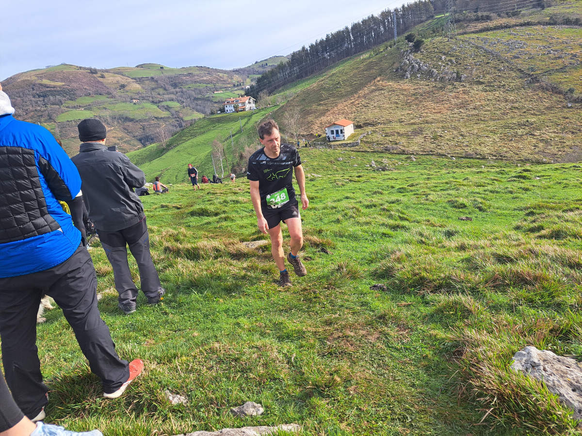 Ibai Angulo eta Ainara Urrutia izan dira azkarrenak Artzei bidea proban