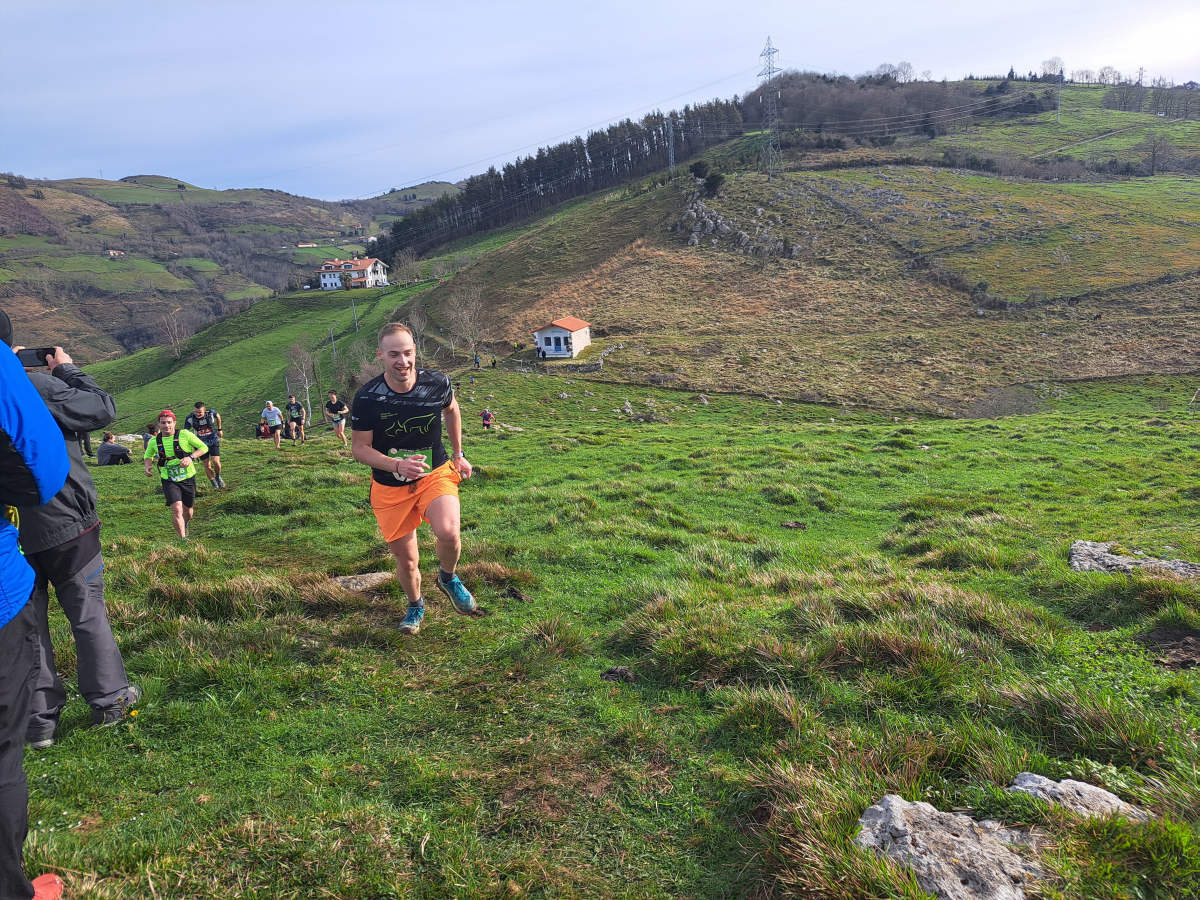Ibai Angulo eta Ainara Urrutia izan dira azkarrenak Artzei bidea proban