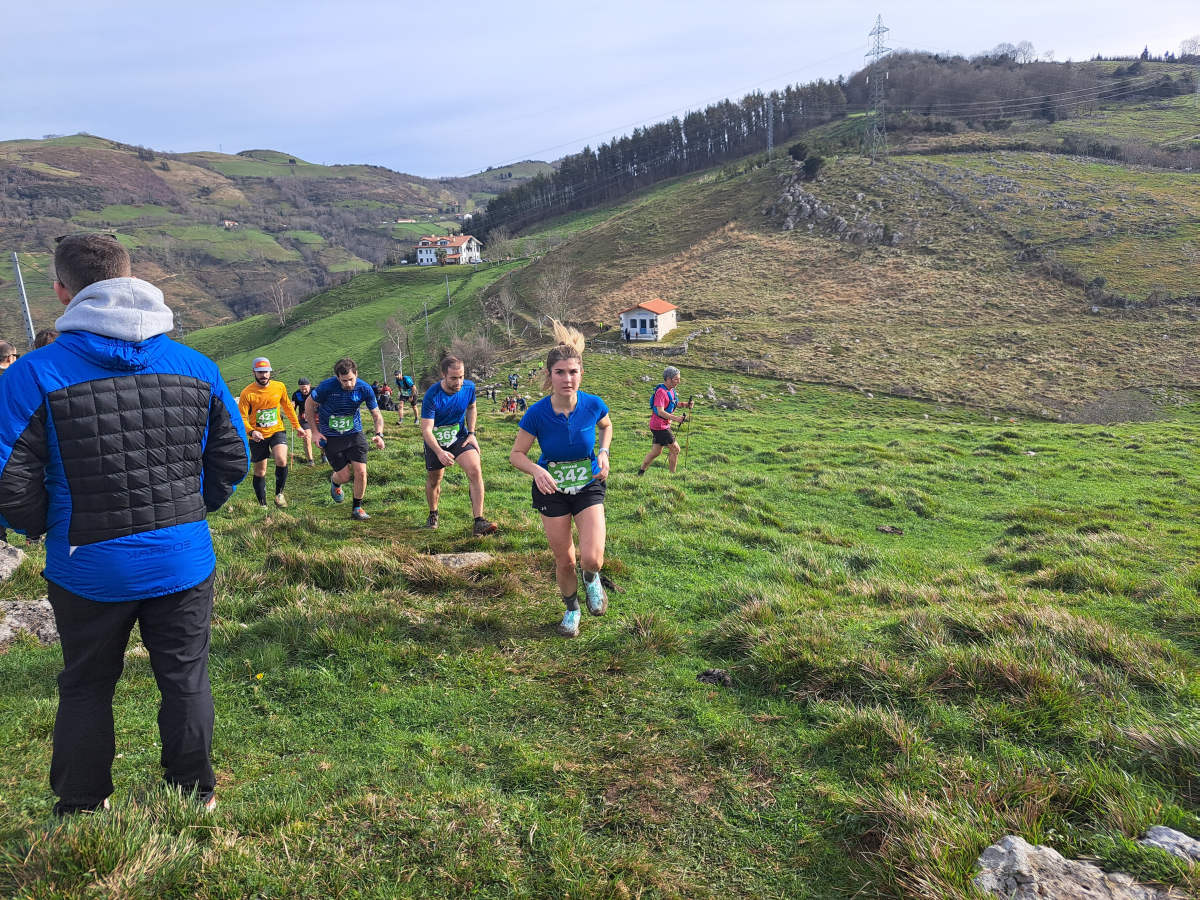 Ibai Angulo eta Ainara Urrutia izan dira azkarrenak Artzei bidea proban