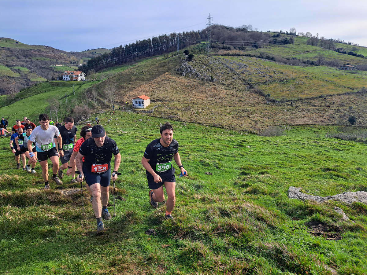 Ibai Angulo eta Ainara Urrutia izan dira azkarrenak Artzei bidea proban