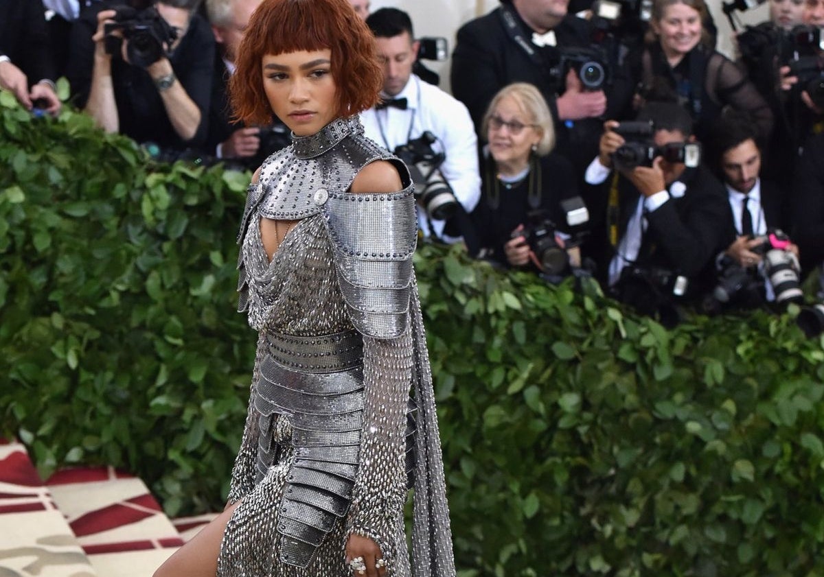 Imagen principal - Algunos de los looks más remarcables en la historia de la Met Gala: Zendaya con el look que llevó en 2018, Rihana con el que sorprendió en 2017 y Blake Lively con el lució en 2018 también