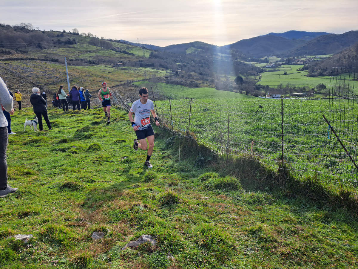 Iraitz Legorburu eta Oihana Zubillaga nagusi Zaldei bidea lasterketan