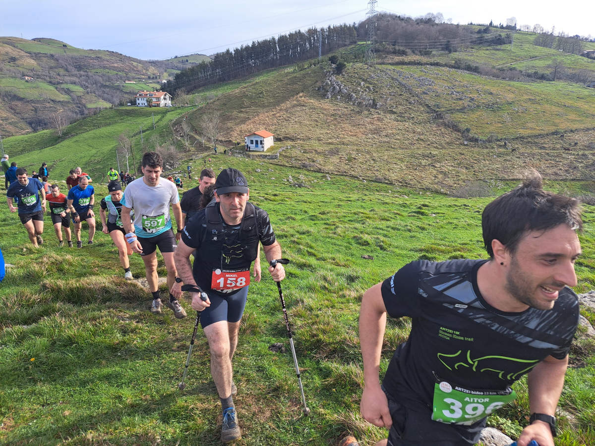 Iraitz Legorburu eta Oihana Zubillaga nagusi Zaldei bidea lasterketan