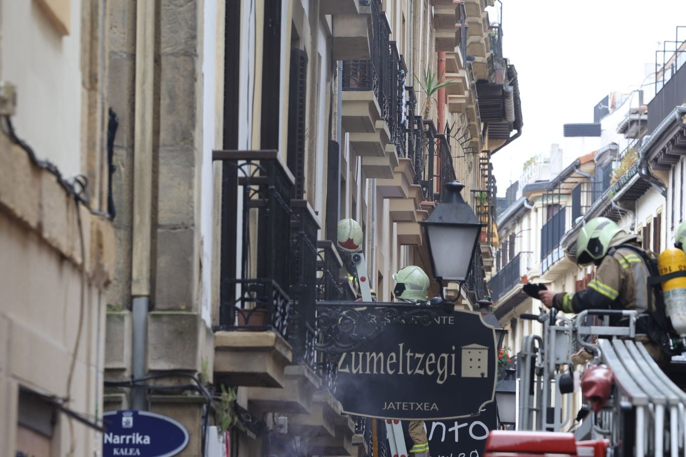 El humo vuelve a activar las alertas en la Parte Vieja