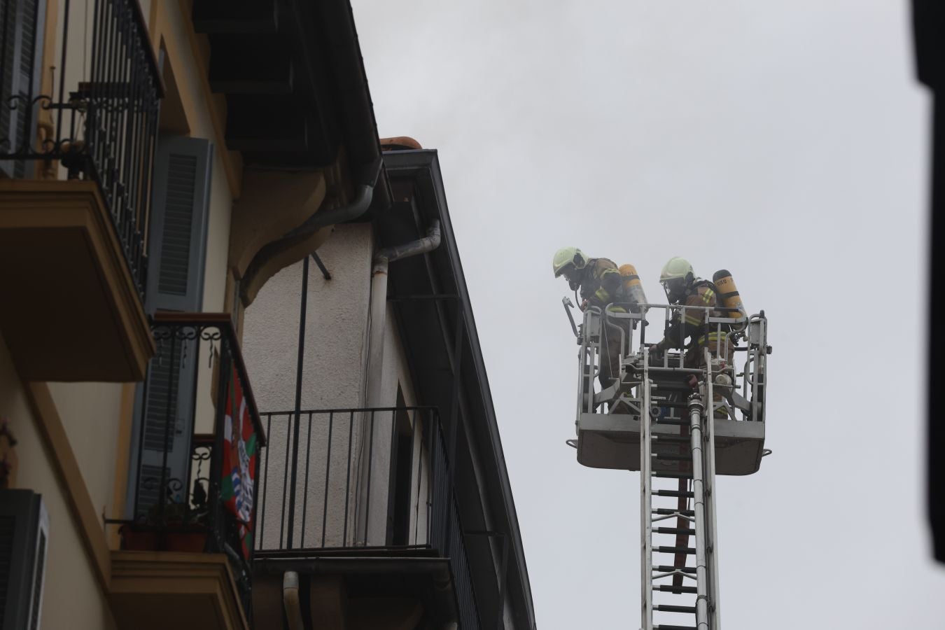 El humo vuelve a activar las alertas en la Parte Vieja